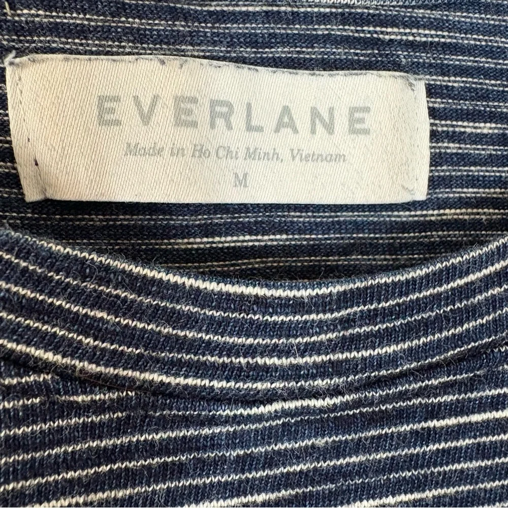 Everlane men’s Navy blue striped tshirt medium short sleeve - Picture 2 of 3